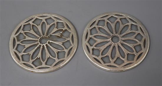 A pair of George V silver overlaid glass coasters, Docker & Burn Ltd, Birmingham, 1924 (a.f), 12.7cm.